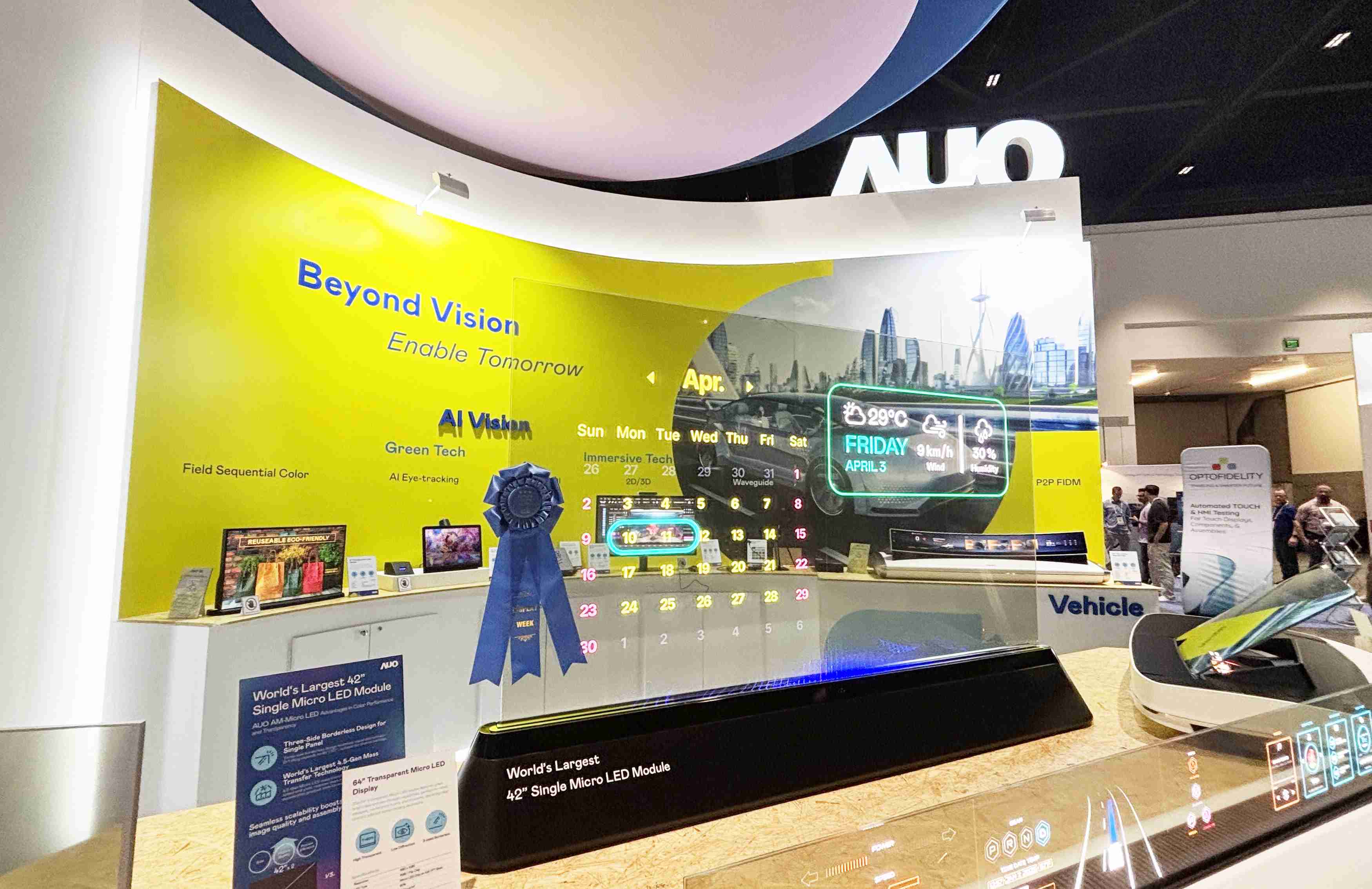 彩运网64吋透明Micro LED显示器获〝最佳Micro LED技术应用奖〞，，，，其绝妙的透明穿透特性，，同时具备1,000 nits的高亮度表现，，，并透过精细的无缝拼接延伸，，可依需求灵活应用于多元场域，，，，展现出Micro LED显示技术划时空的无限潜力